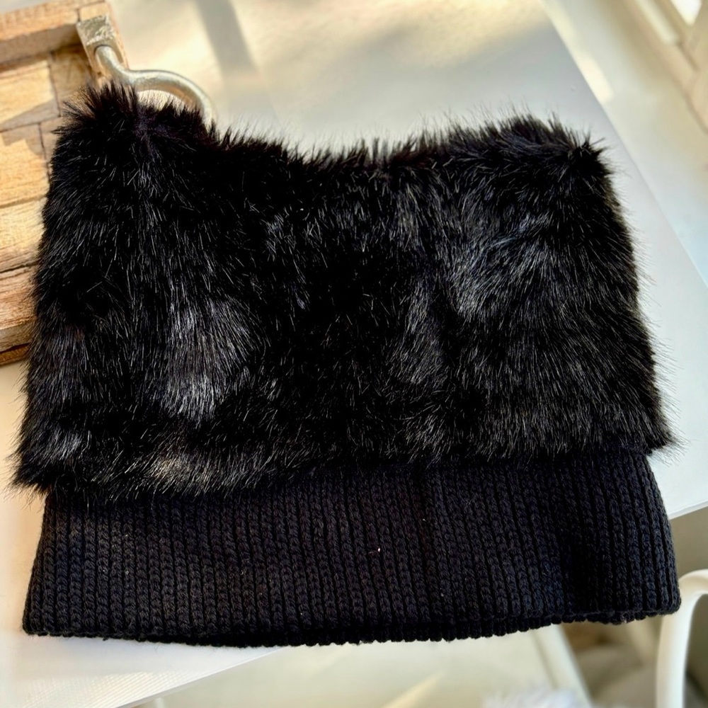 Chic Black snood/neck warmer